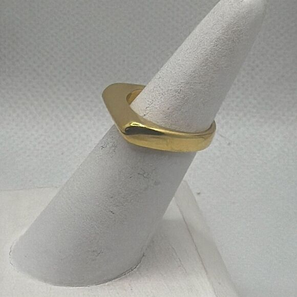 Brand New!! Size 6 Stainless Steel domed bar gold ring - Picture 2 of 4